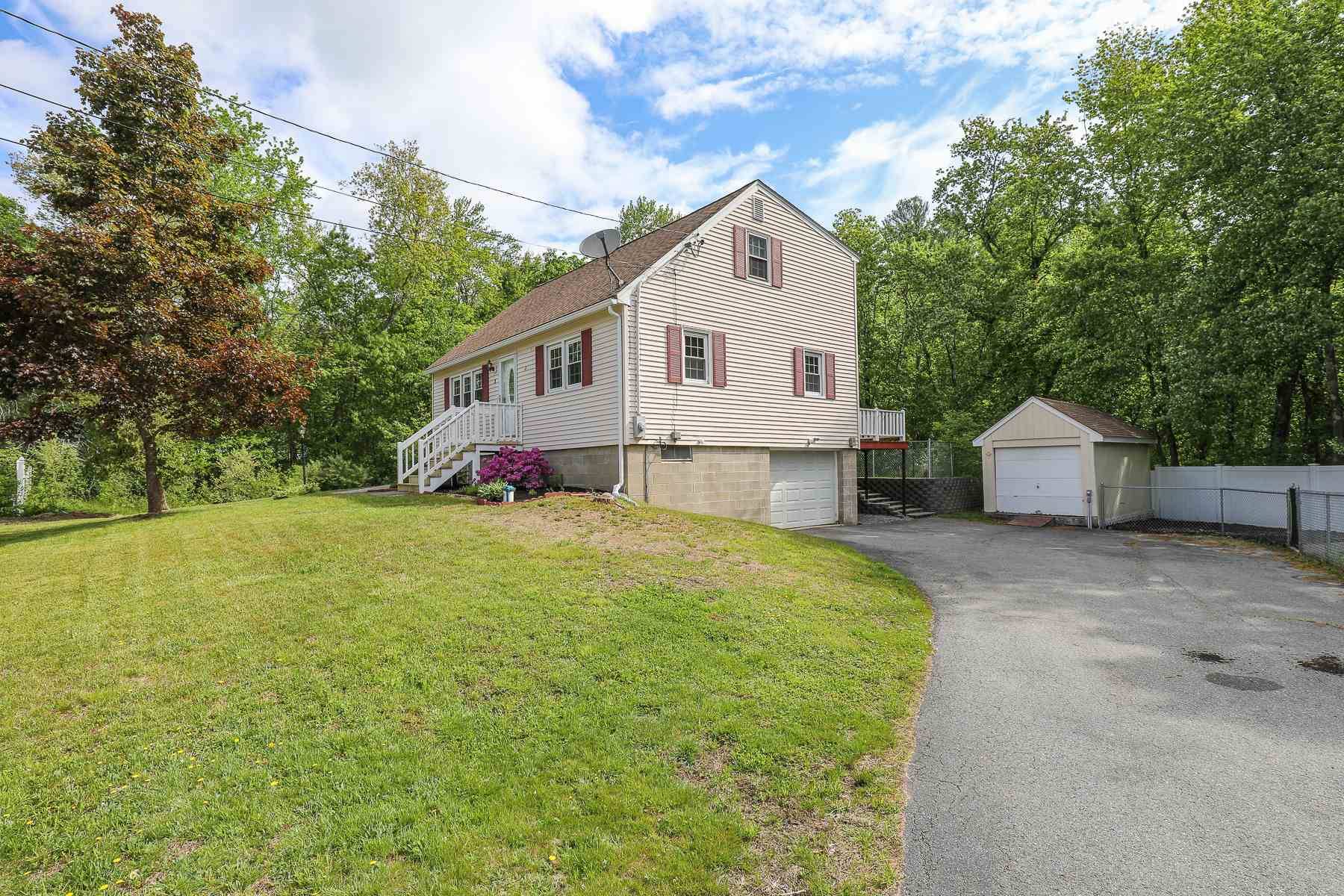 Pelham, NH 03076,3 Daniel DR