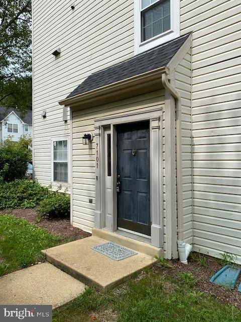 Landover, MD 20785,7101 MAHOGANY DR #1