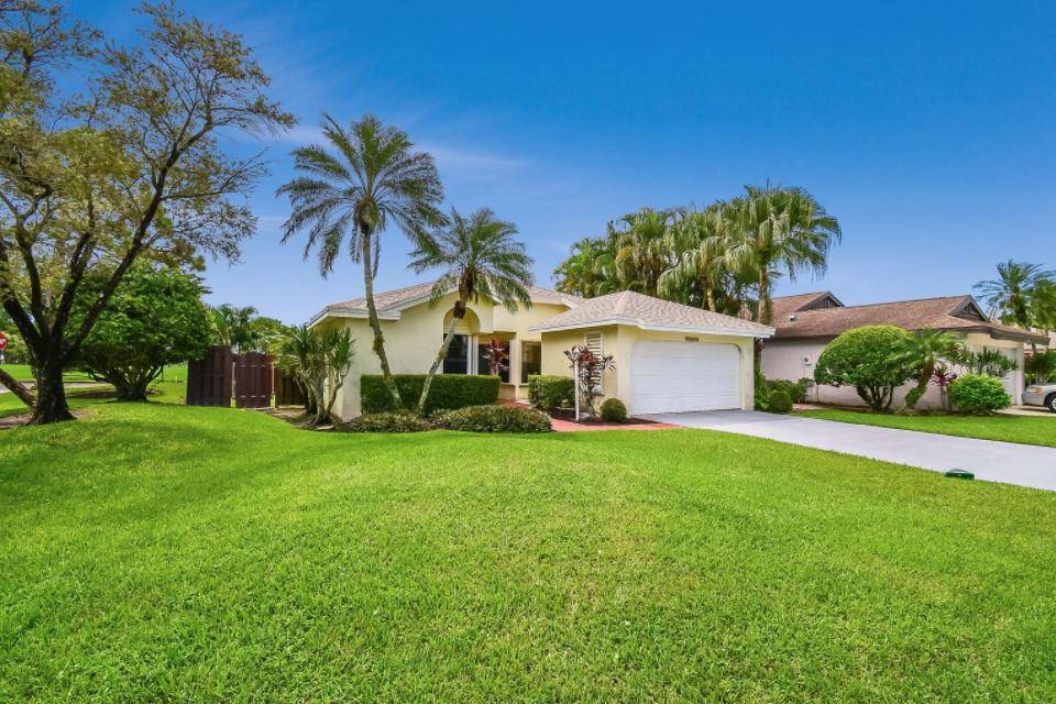 West Palm Beach, FL 33418,13352 Touchstone CT