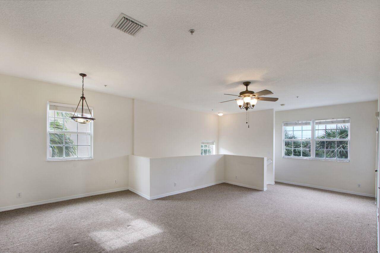 Tequesta, FL 33469,117 Lighthouse CIR B