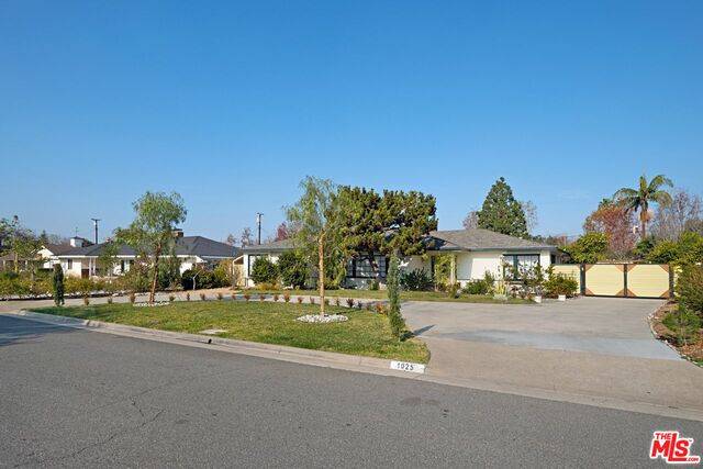 Santa Ana, CA 92706,1025 W River Ln