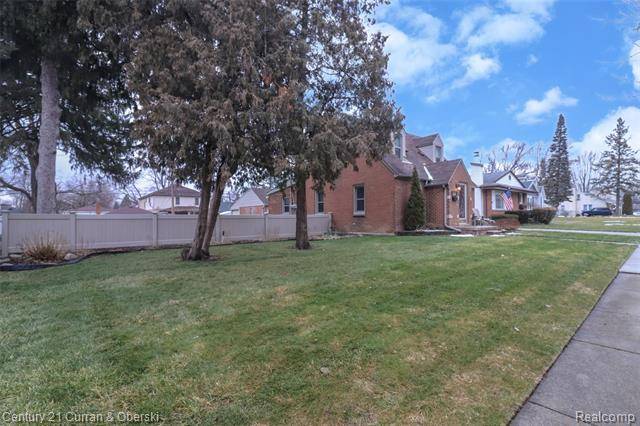 Dearborn Heights, MI 48127,6155 N SILVERY LN