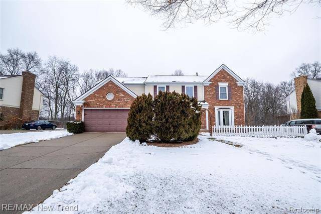 Novi, MI 48375,45002 ROUNDVIEW DR