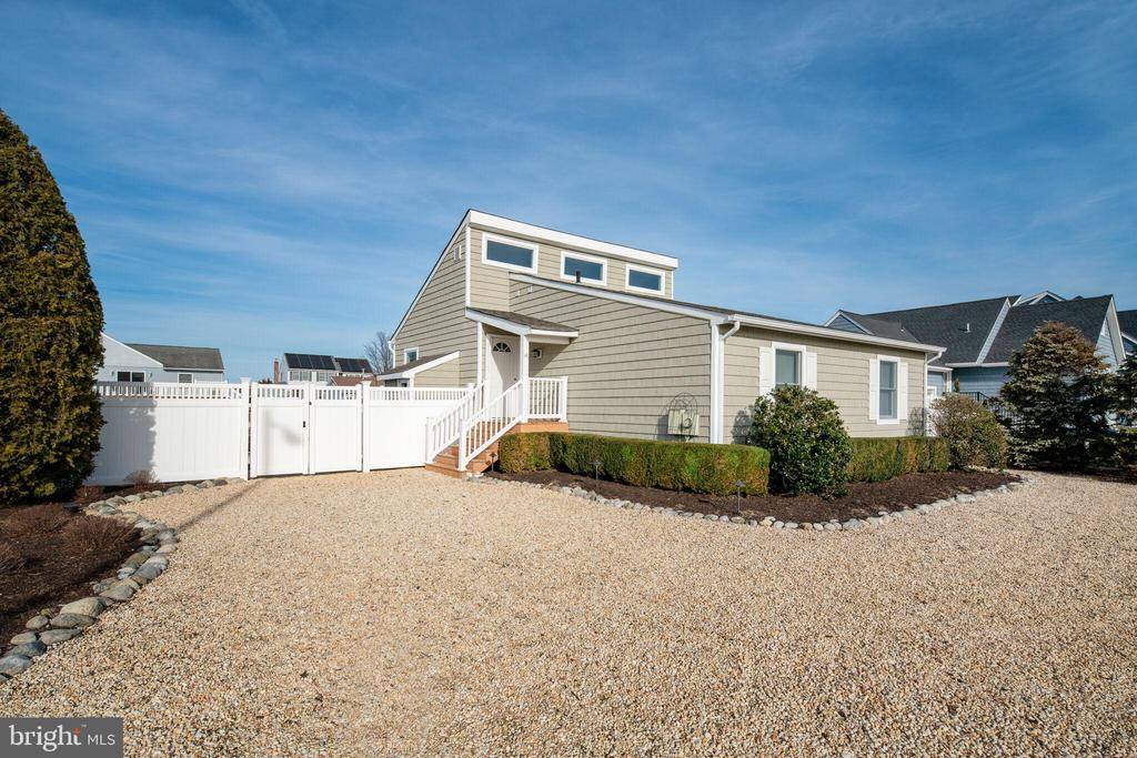 Manahawkin, NJ 08050,141 BERNARD DR