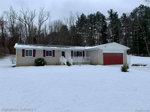 Milford, MI 48381,1221 COUNTRY CRT