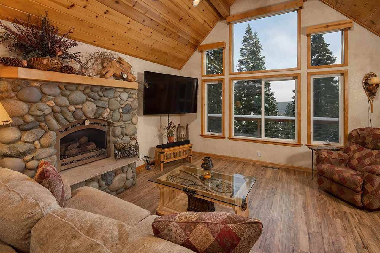 Truckee, CA 96161,10284 Whitetail Lane