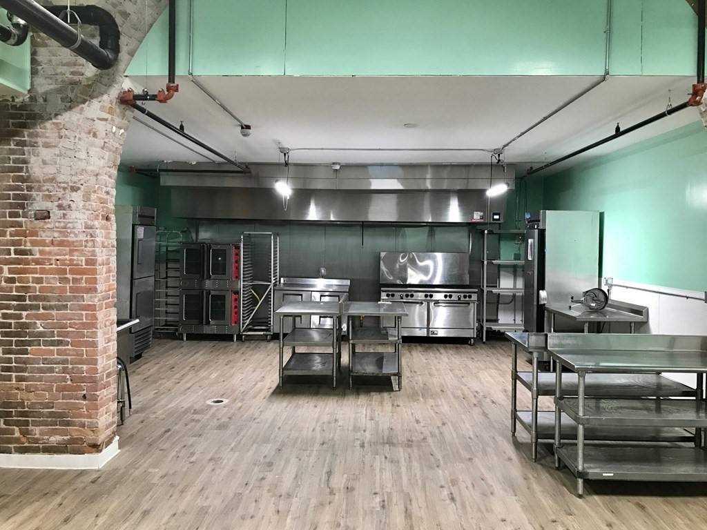 Holyoke, MA 01040,106-120 High St #112