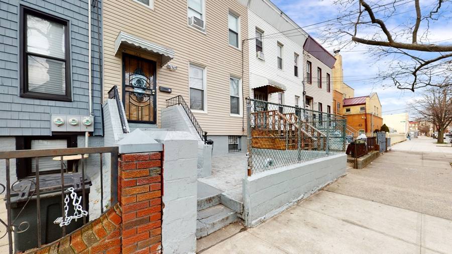 Brooklyn, NY 11208,168 Crystal St