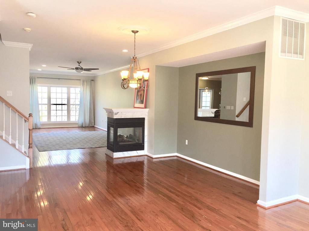 Herndon, VA 20171,13608 CEDAR RUN LN