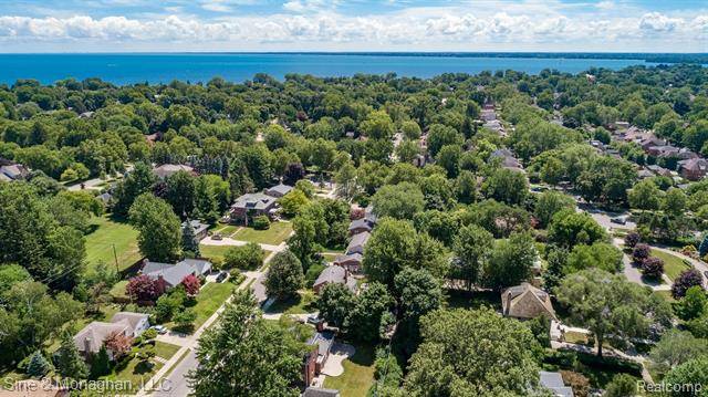 Grosse Pointe Park, MI 48230,1040 DEVONSHIRE RD