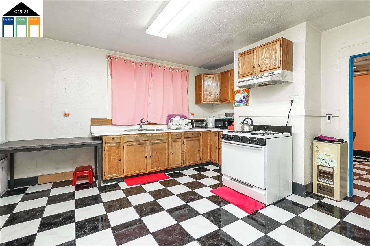 Oakland, CA 94605,6101 AVENAL AVENUE