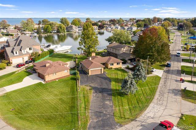 Harrison Twp, MI 48045,38006 CIRCLE DR