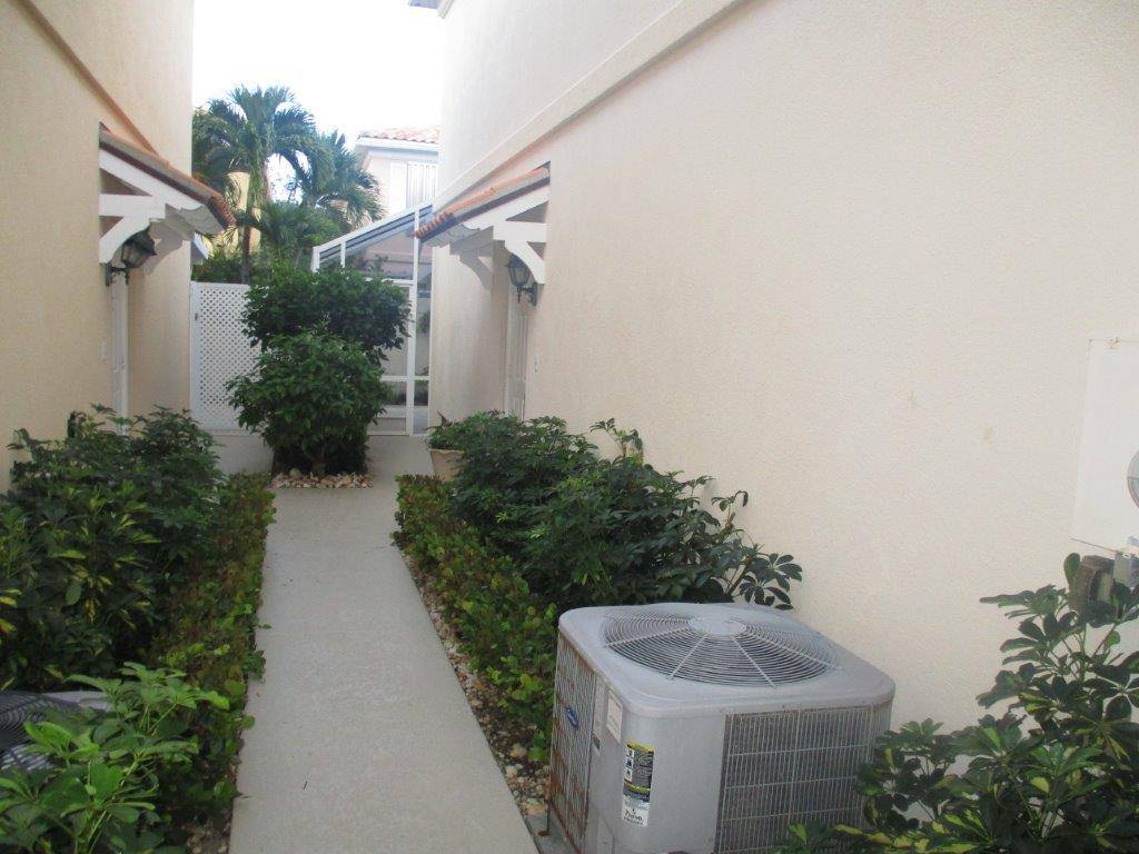 Tequesta, FL 33469,57 Laurel Oaks CIR