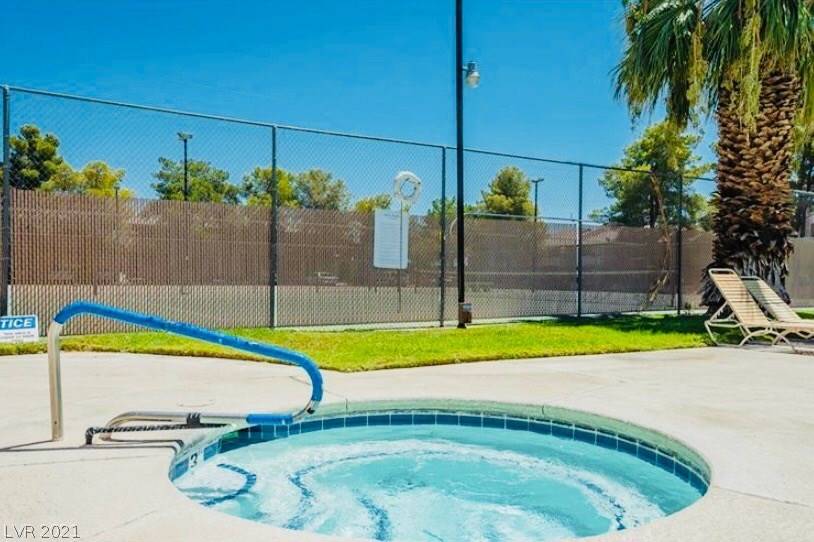 Las Vegas, NV 89103,5252 Osman Court #35