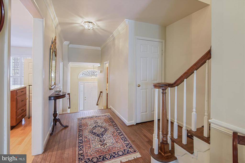 Mclean, VA 22101,1407 MCLEAN MEWS CT