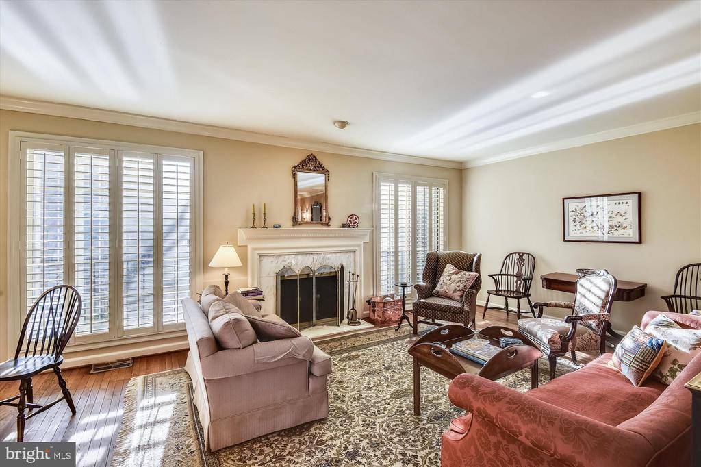 Mclean, VA 22101,1407 MCLEAN MEWS CT