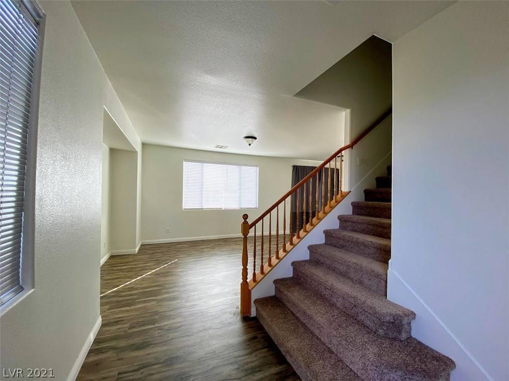 Las Vegas, NV 89117,8477 Garnet Peak Court