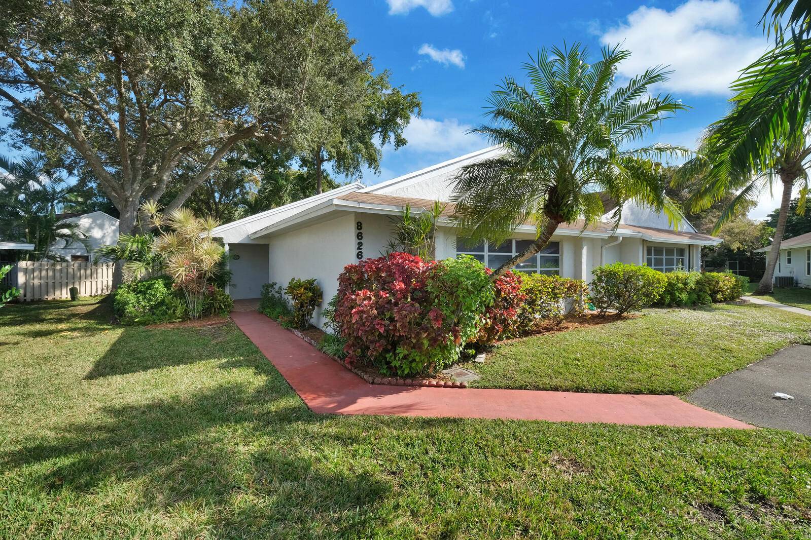 Davie, FL 33328,8626 Bridle Path CT