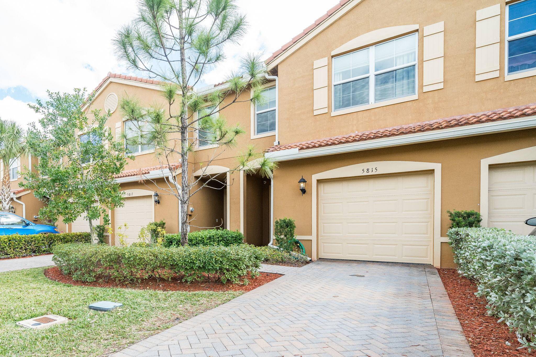 Lake Worth, FL 33463,5815 Monterra Club DR