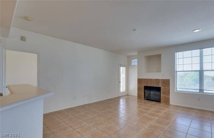 North Las Vegas, NV 89031,5855 Valley Drive #2105