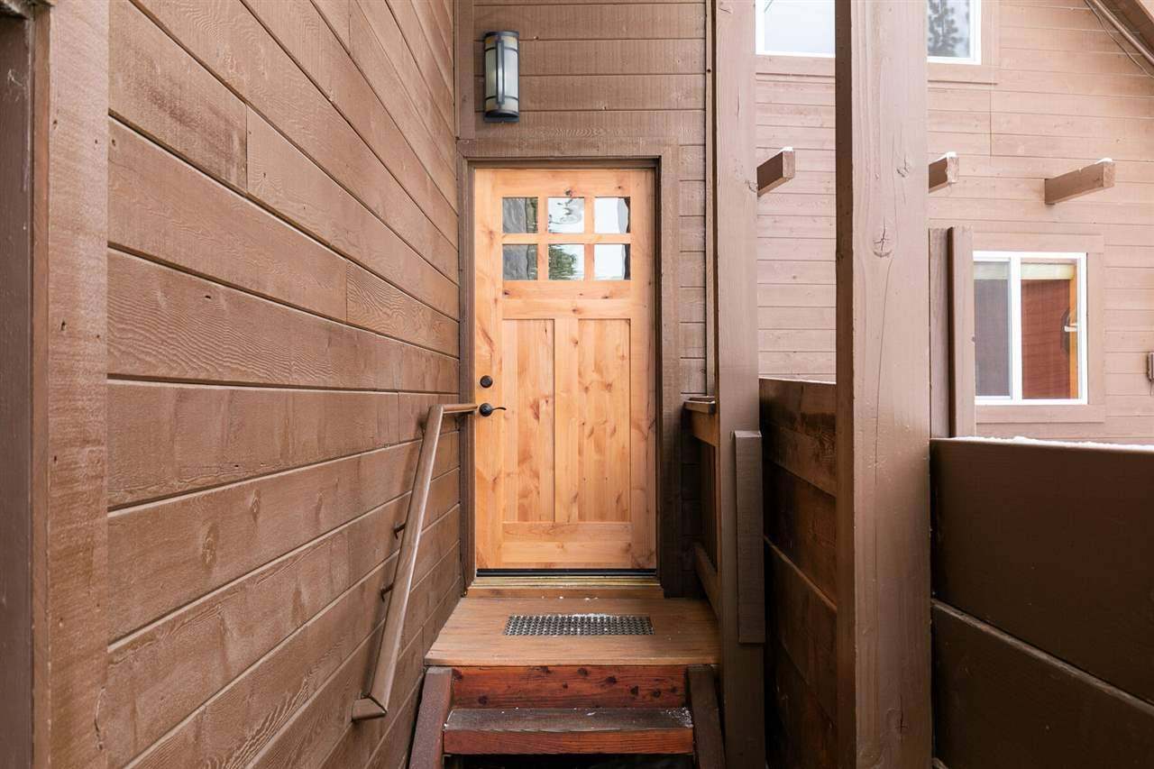 Truckee, CA 96161,13893 Gyrfalcon Street