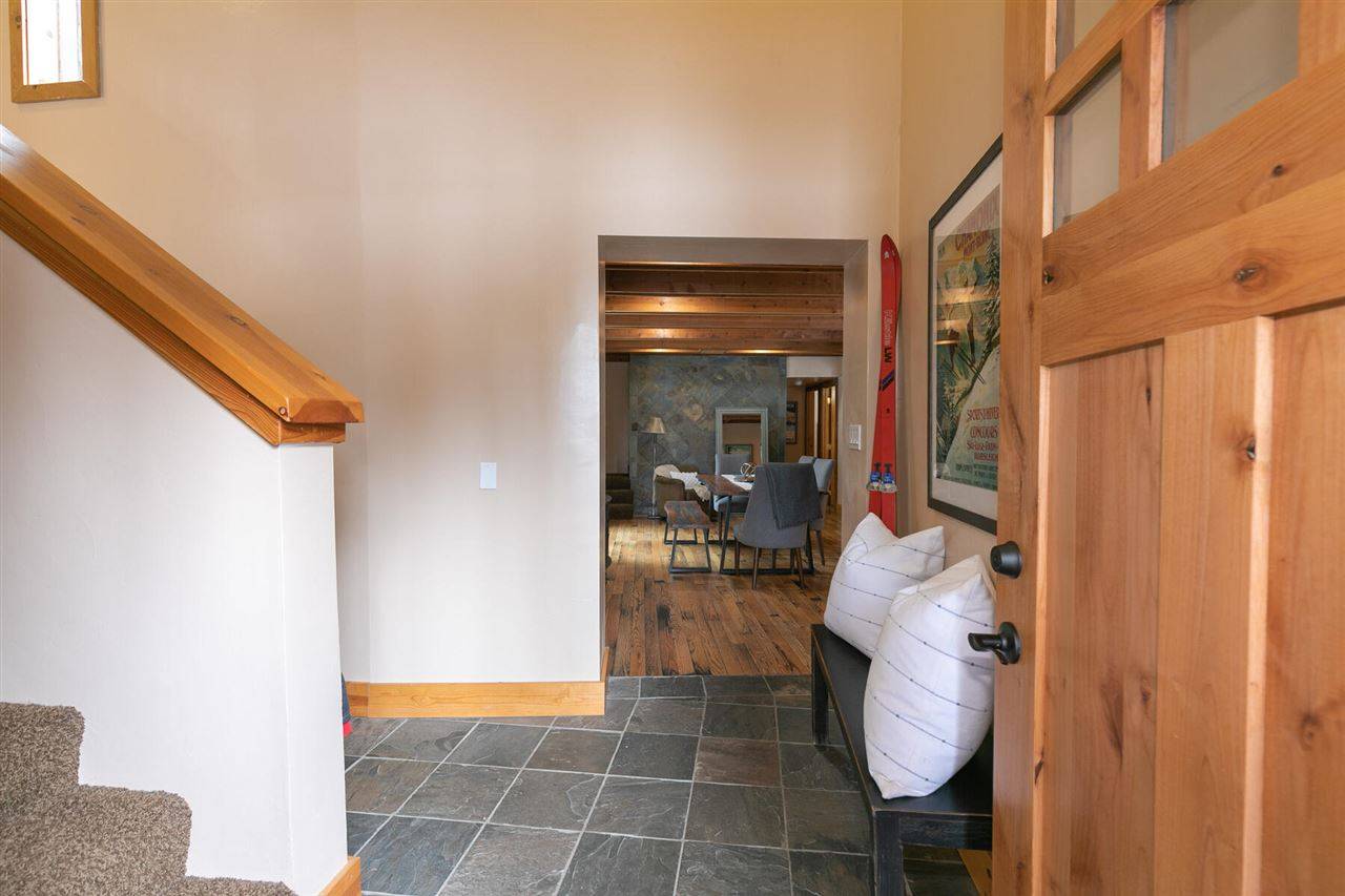 Truckee, CA 96161,13893 Gyrfalcon Street