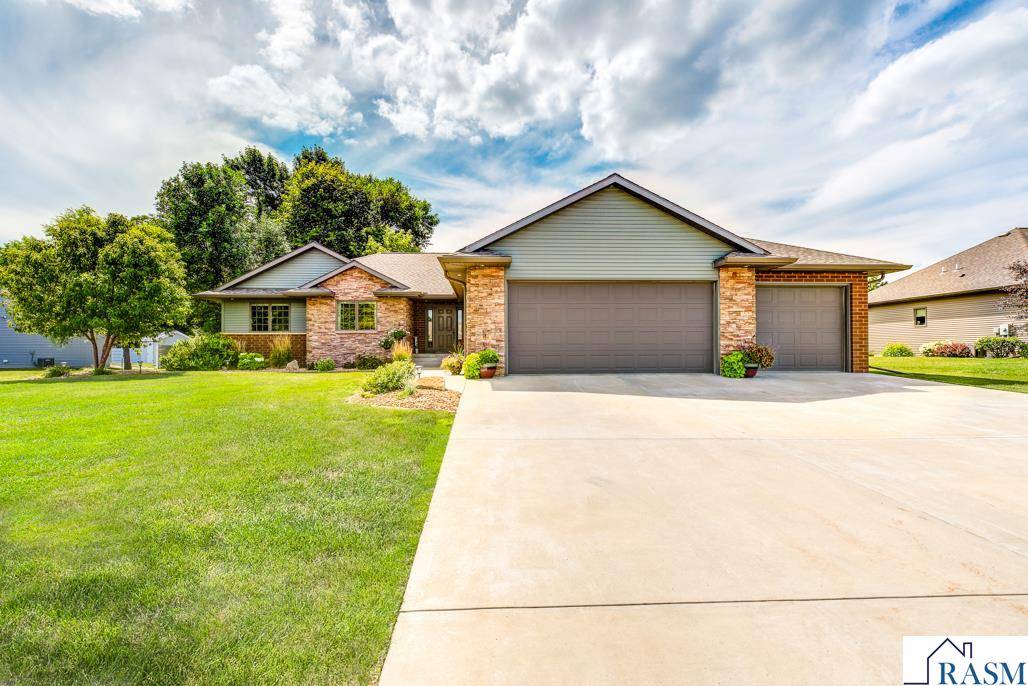 Mankato, MN 56001,128 Grovebrook Drive