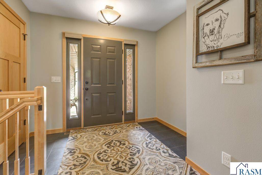 Mankato, MN 56001,128 Grovebrook Drive