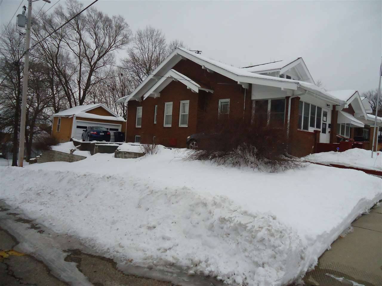 1257 Bluff St, Beloit, WI 53511