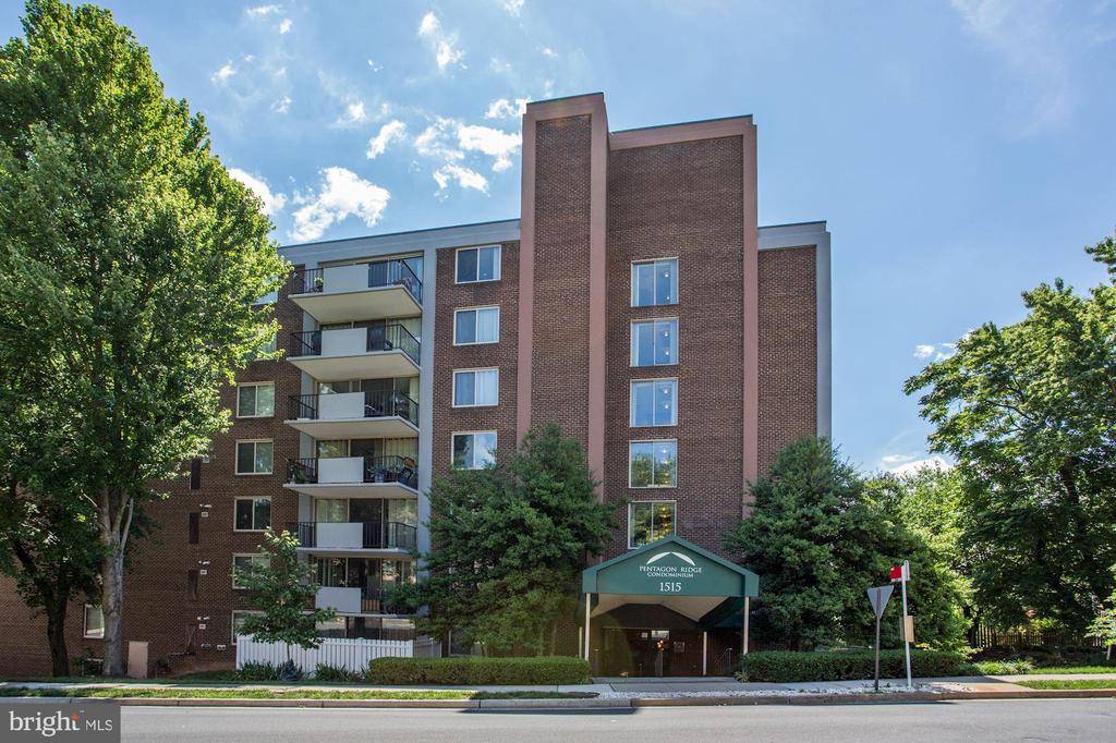 Arlington, VA 22202,1515 S ARLINGTON RIDGE RD #305