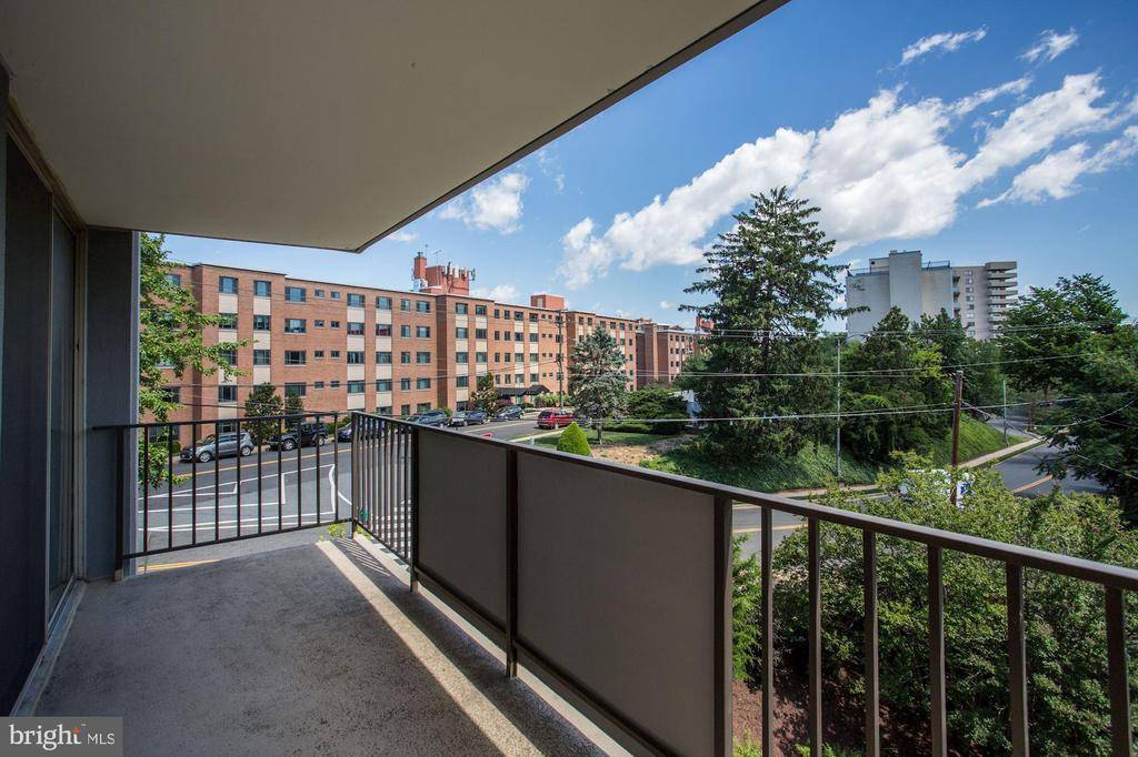 Arlington, VA 22202,1515 S ARLINGTON RIDGE RD #305