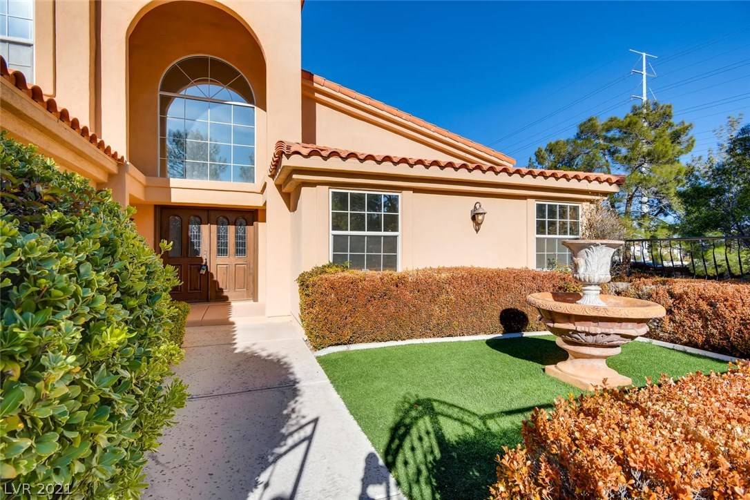 Las Vegas, NV 89117,8600 Kiel Ridge Circle