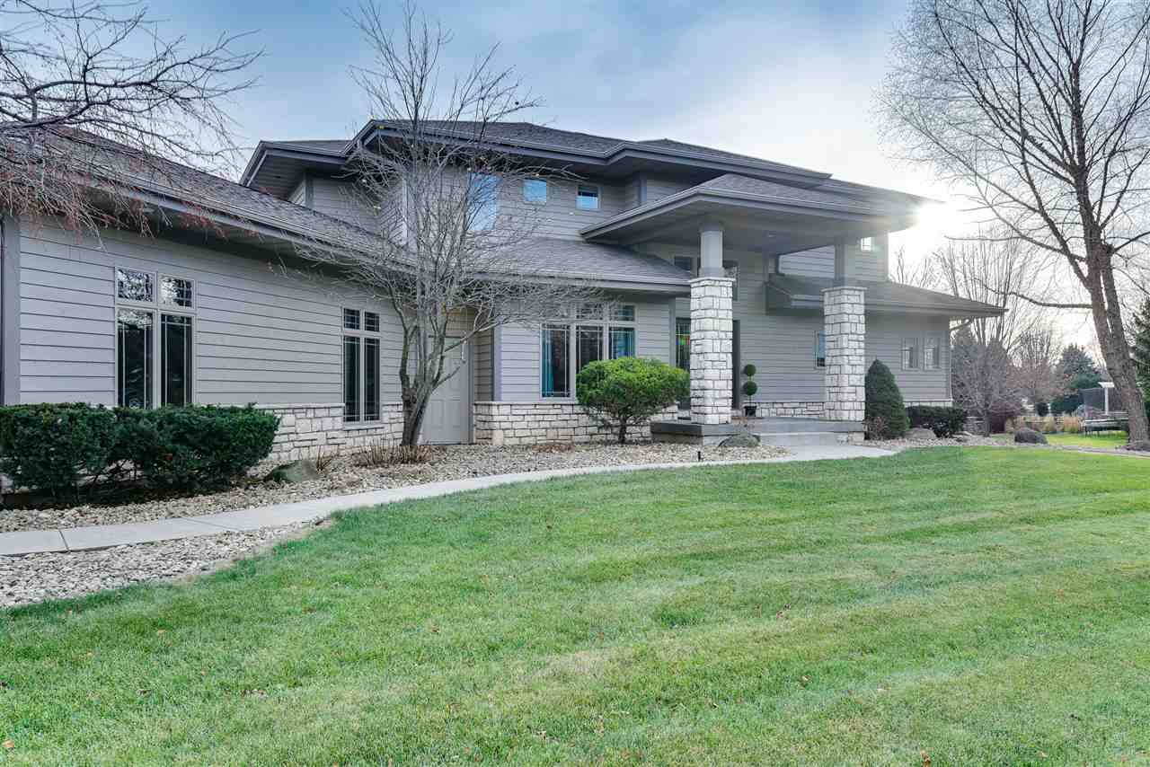 Waunakee, WI 53597,5584 Surrey Ln