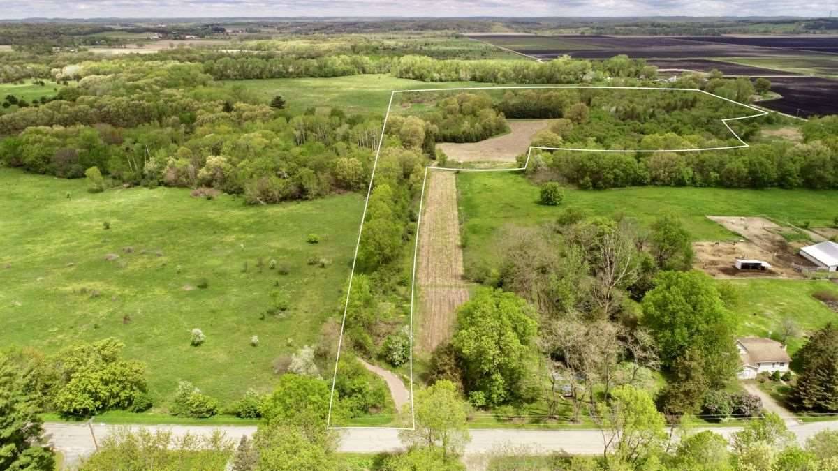 Baraboo, WI 53913,000 Fairfield Rd