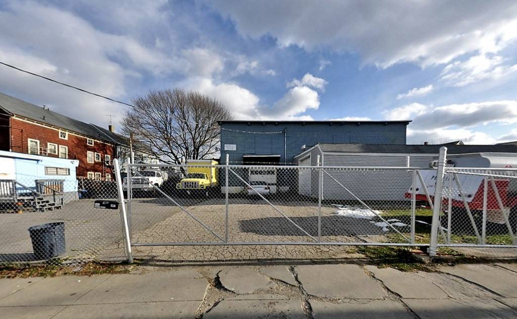 Fall River, MA 02721,380 4th ST
