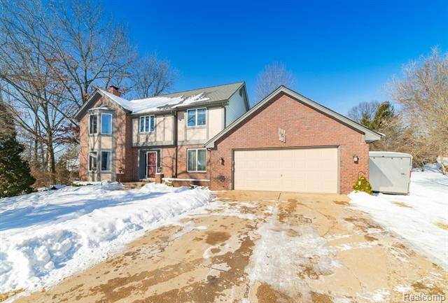 Lake Orion, MI 48362,851 WILDBROOK LN