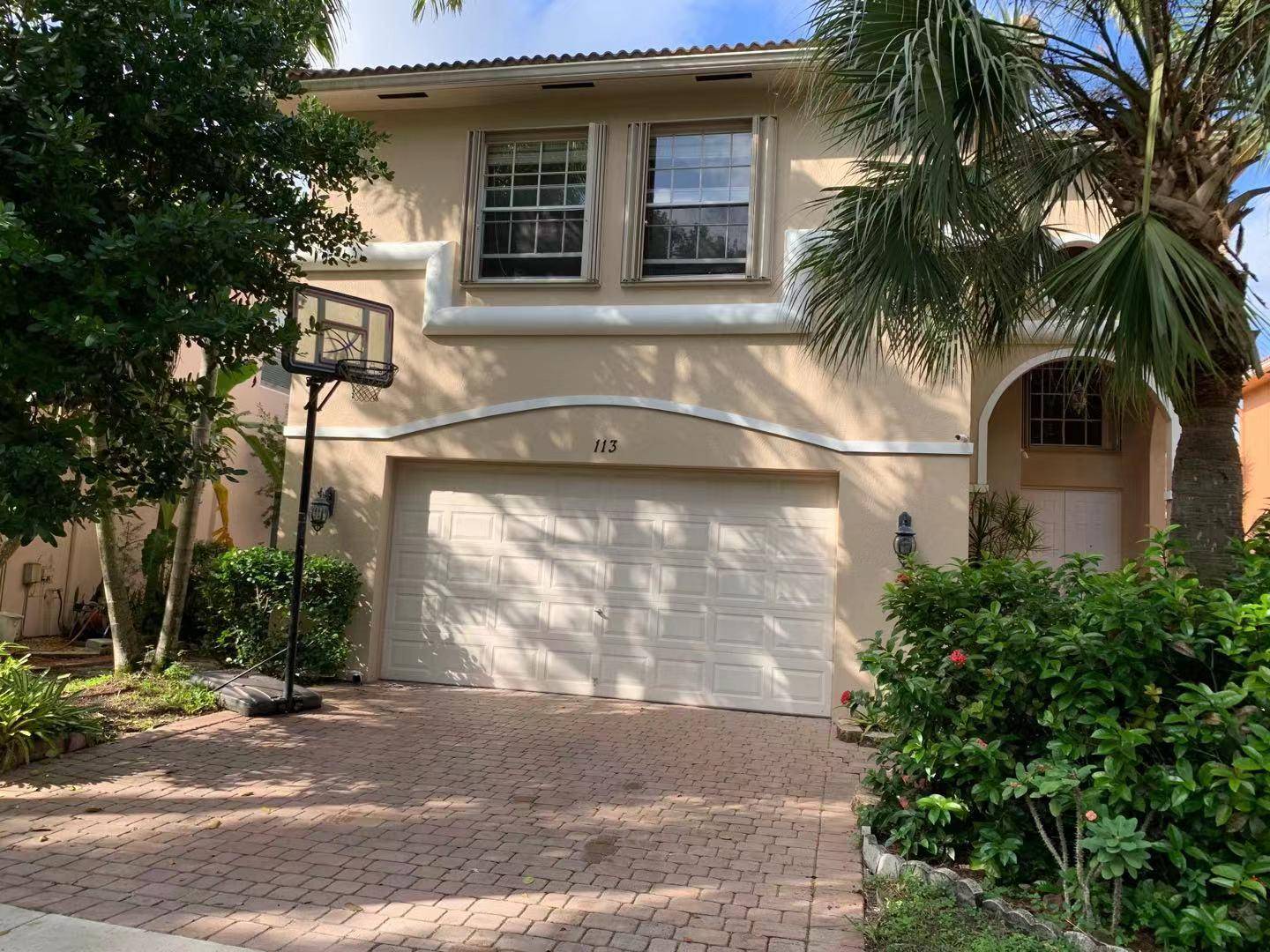 Plantation, FL 33325,113 NW 117 AVE