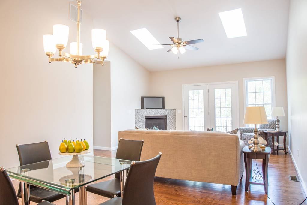 Belchertown, MA 01007,111 Daniel Shays HWY #84