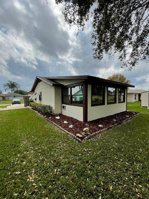 Port Saint Lucie, FL 34953,731 SE Autumn Ter TER