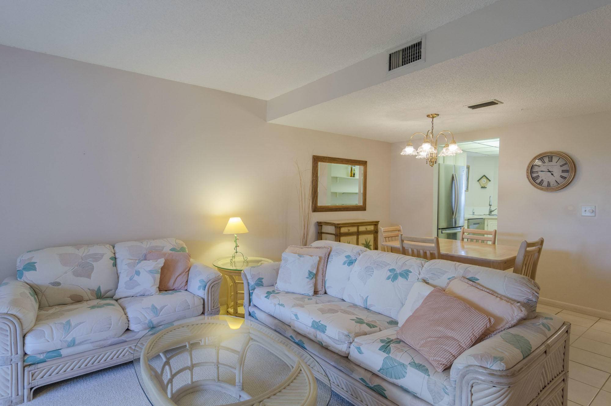 Tequesta, FL 33469,18081 SE Country Club DR 3-26