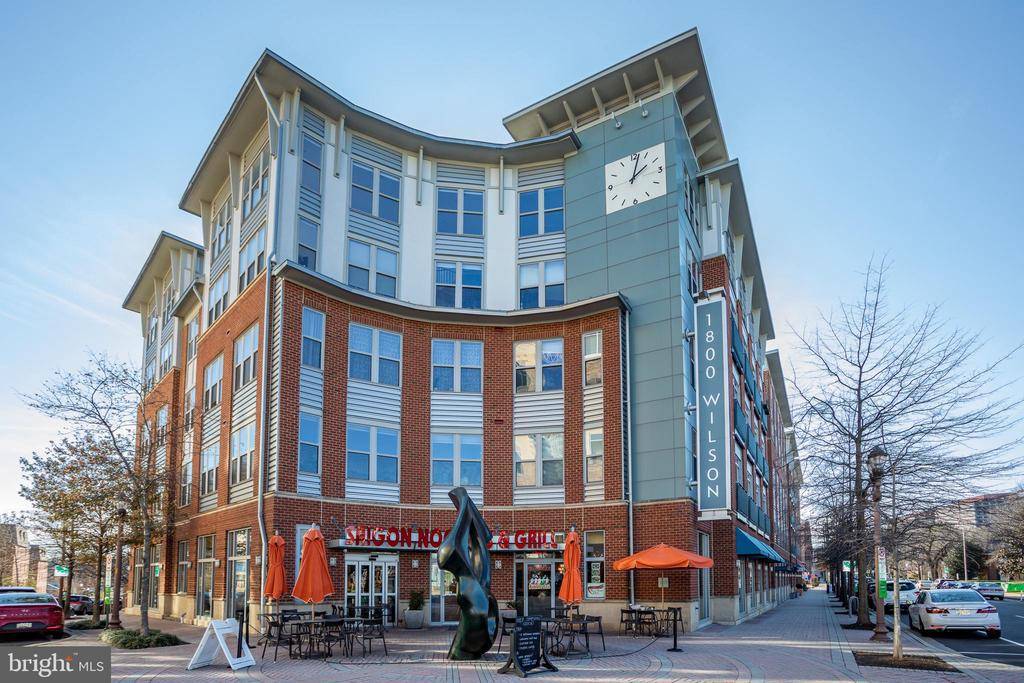 Arlington, VA 22201,1800 WILSON BLVD #132 / 232