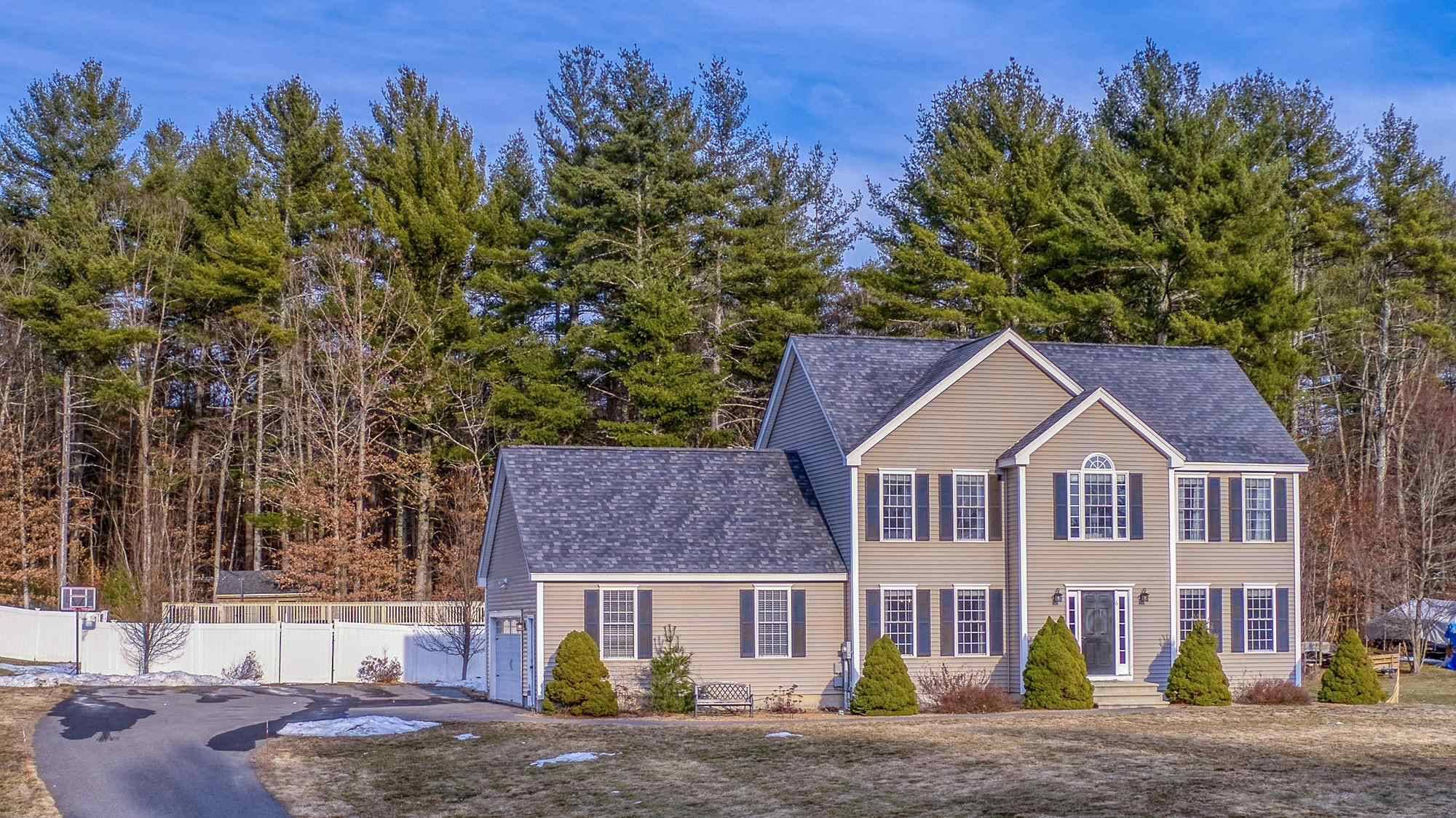 Londonderry, NH 03053,6 Tanager WAY