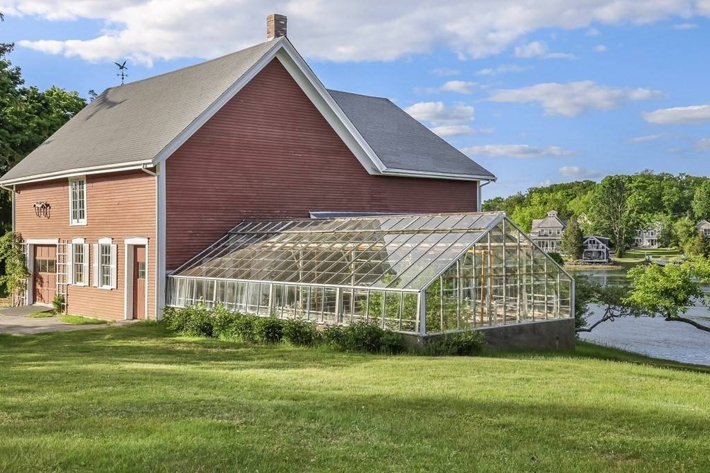 Cohasset, MA 02025,70 Black Horse LN