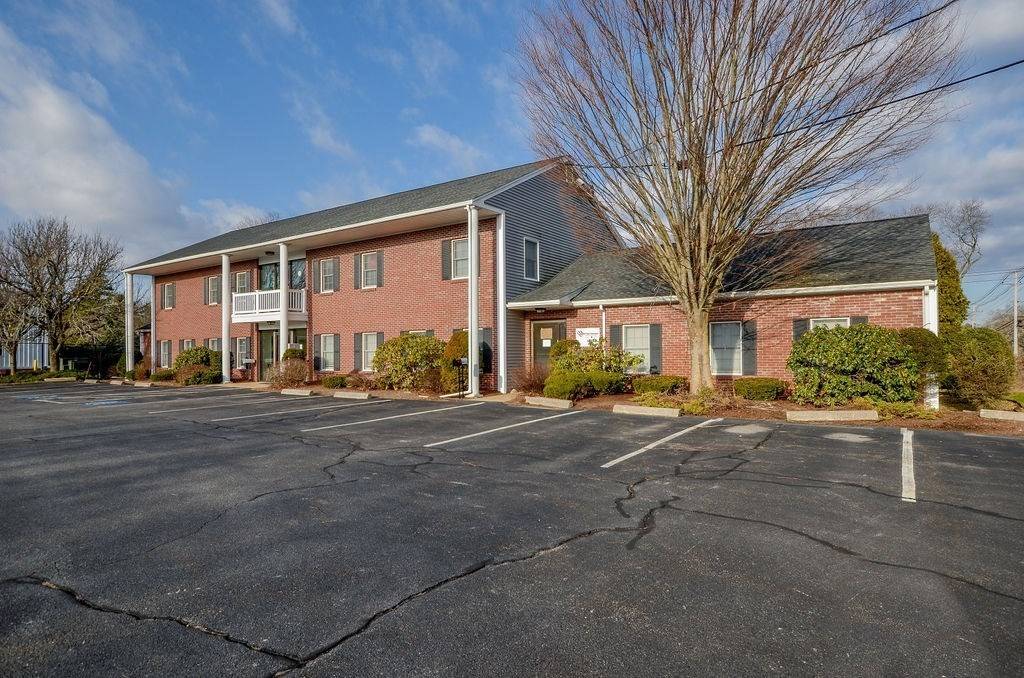 Middleboro, MA 02346,106 W Grove St #4