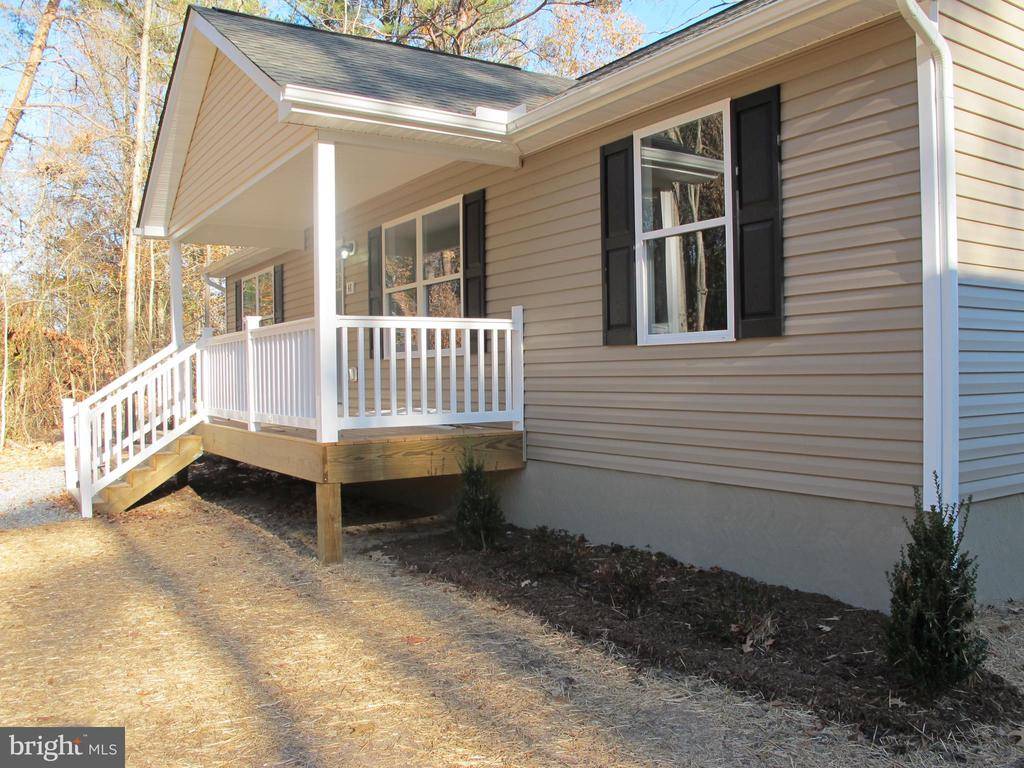 Colonial Beach, VA 22443,145 PINE ST