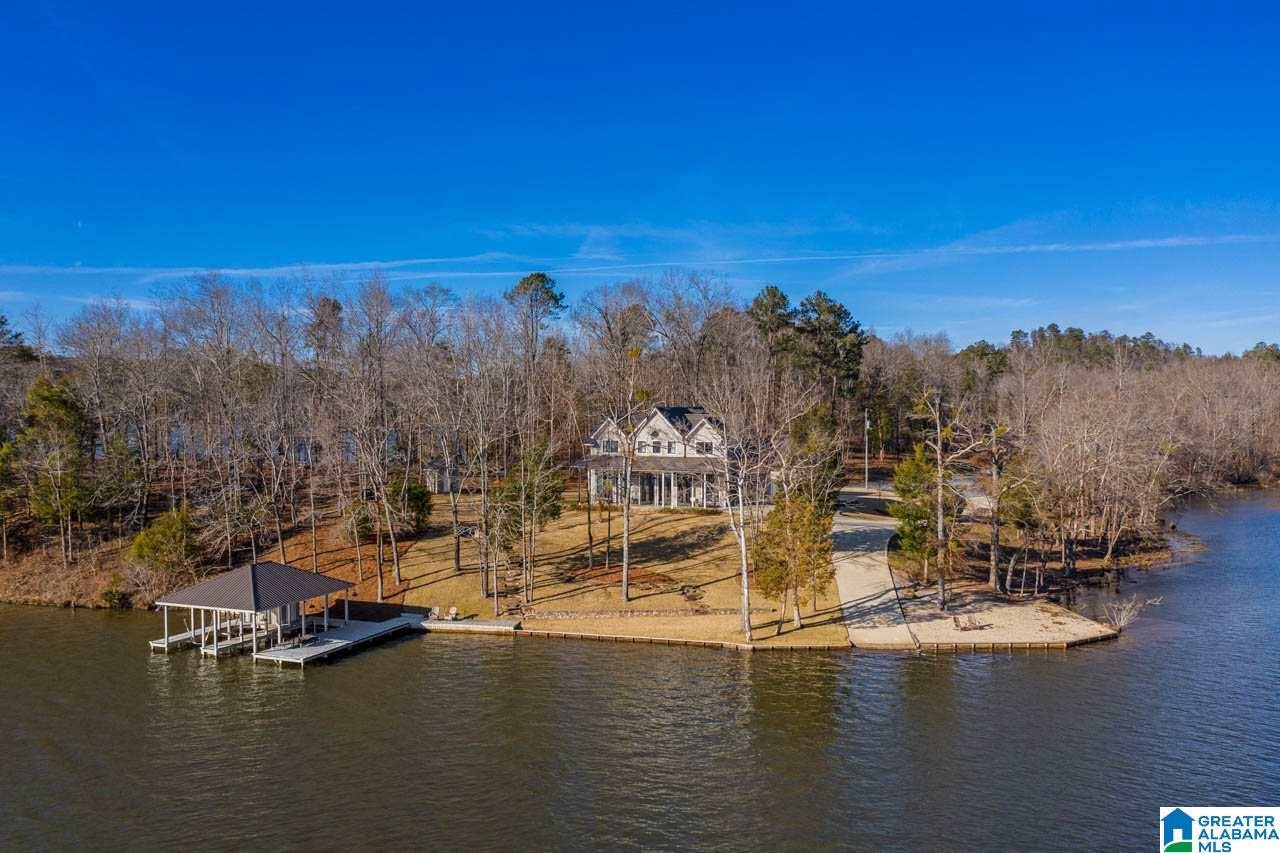 Clanton, AL 35046,305 LAKE FRONT TRAIL