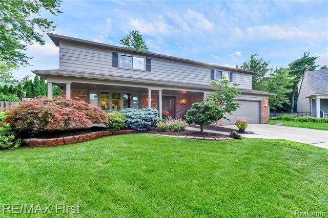 Grosse Pointe Woods, MI 48236,753 PERRIEN PL