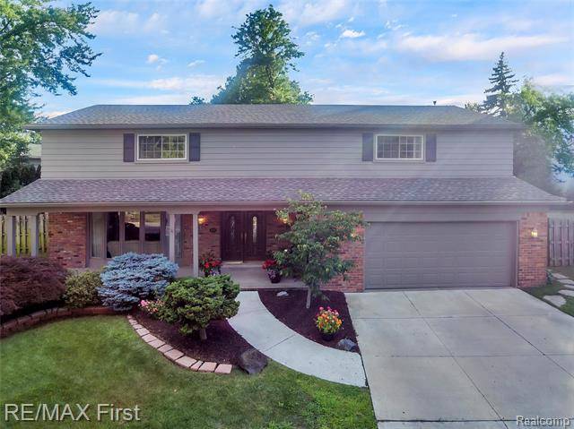 Grosse Pointe Woods, MI 48236,753 PERRIEN PL