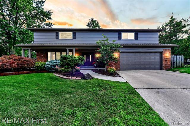 Grosse Pointe Woods, MI 48236,753 PERRIEN PL