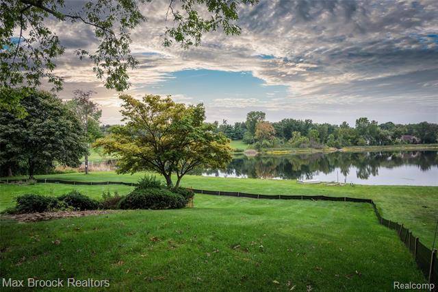 Bloomfield Twp, MI 48302,3515 BROOKSIDE DR